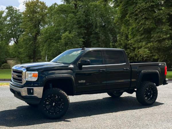 2015 GMC Sierra 1500 4WD Crew Cab 147 SLE - $19,997 (San Antonio, Texas)63439432889345121