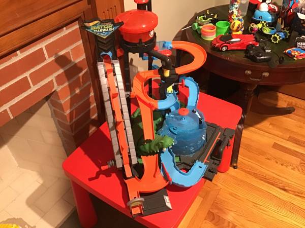 Hot Wheels Gator carwash (reduced) 1