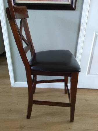Sillas de taburete de madera maciza con asiento de cuero genuino - $105 (hayward / castro valley)63439786484353122
