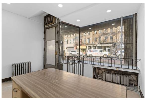 $2,000 / 425ft2 - Great Retail Opportunity in Crown Heights 868 Nostrand Ave $2000 (Brooklyn)63949685937795122