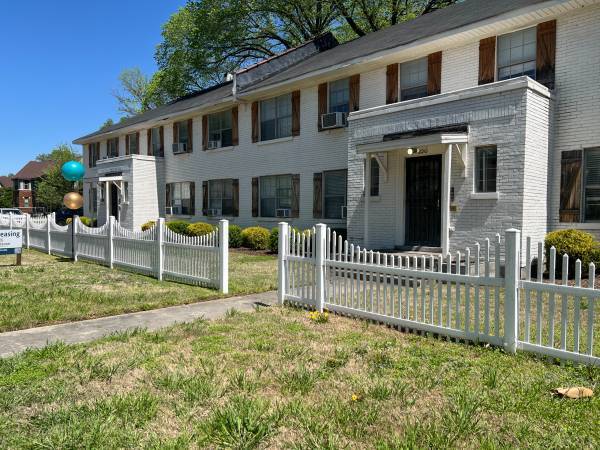 $950 / 2br - $950 / 2bed/1 bath - Ask About Our Move In Specials 1