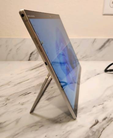 HP premium 2K tablet/laptop in like-new condition - $300 (Providence)63443239340161121