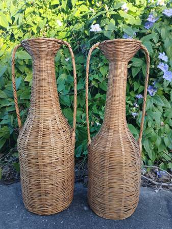 2 X TALL NATURAL WICKER DECOR/ACCENTS 1