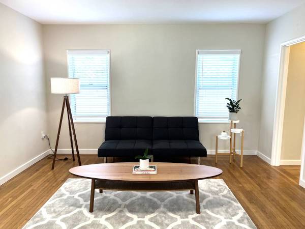 $2,150 / 1br - Casa moderna de mediados de siglo de 1 habitación (santa rosa)63847329781505121