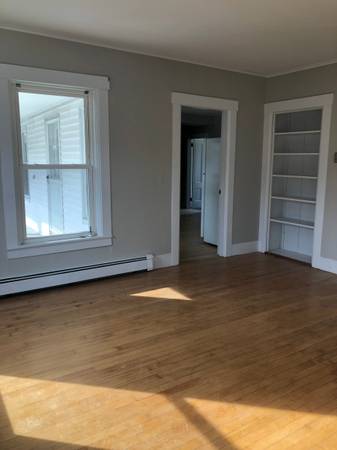 $1,950 / 3br - Bright & Sunny 3 Bedroom - Includes Heat!63784617338627124