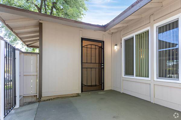 2 BEDROOMS AVAILABLE 1