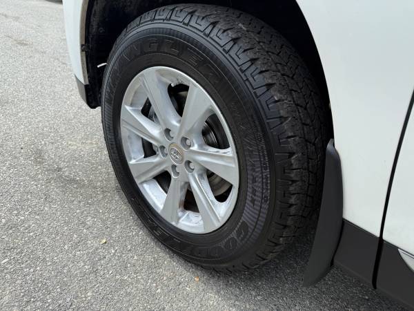 2012 Toyota Highlander SE - $9,900 (The Car Store Cape Cod)63438478372355124