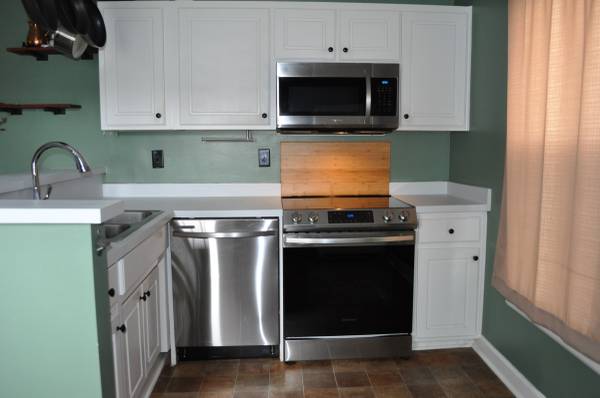 $249,000 / 3br - 1569ft2 - 1898 Beautiful Cozy Unique Farm House (New Bern)63897186046467124
