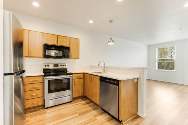 2 Specials! Comfy 1BD/1BA - W/D IN UNIT, Private Balcony! 1