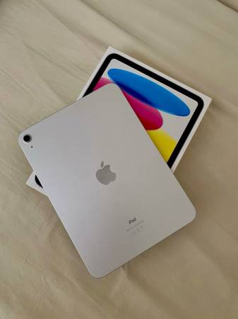 Ipad 10th generation - $900 (Chicago)63471147760515120