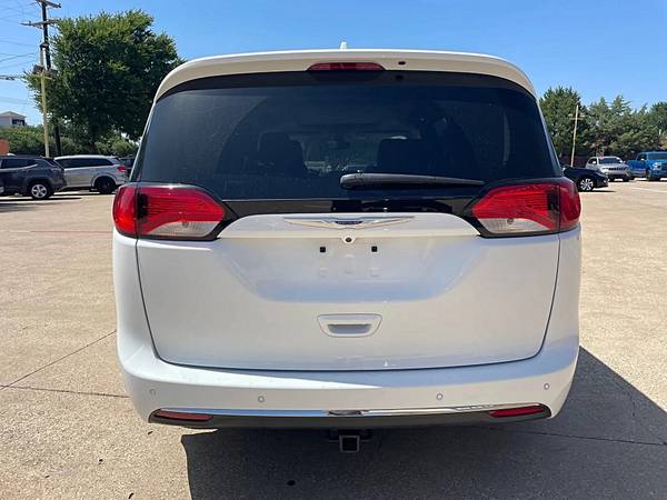 2018 Chrysler Pacifica Limited FWD - $15598.0063488941423875123