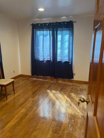 $2,800 / 2br - 2 Bedroom Apartment (Corona)63949684791683121