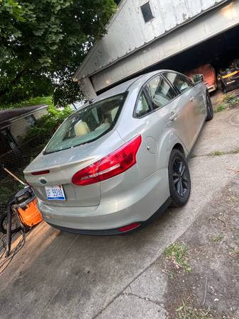 2015 Ford Focus - $3.300 (Warren)63470235296643122