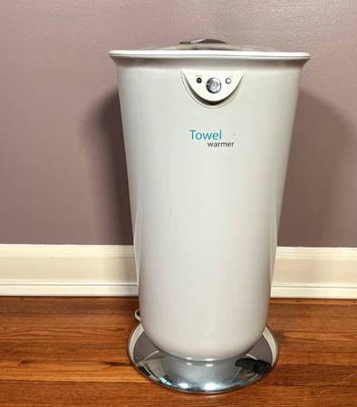 Brookstone Towel Warmer 1