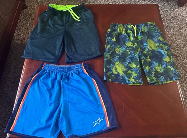 🗣 Athletic Wear Shorts and Spyder swim suit LOT Size 14/16 (L) Youth 1
