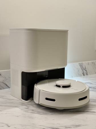 SwitchBot K10+ Robot Vacuum Cleaner with Auto-Emptying Base 1