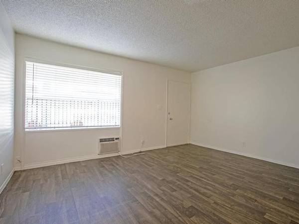 $875 / 366ft2 - Piso de Vinilo con Tablones de Madera, Amplios Armarios, Almacenamiento Adicional (Down Town phoenix)64024991498115123