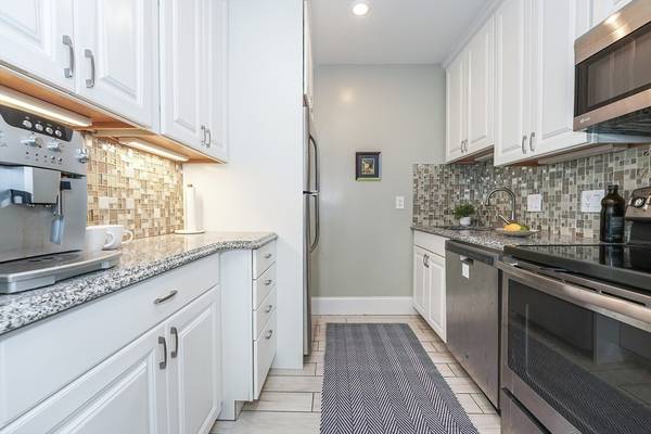 $1,075 / 1br - condominio de lujo Back Bay Connection en Esplanade Sublet en Beacon. (Boston)63892102959618120