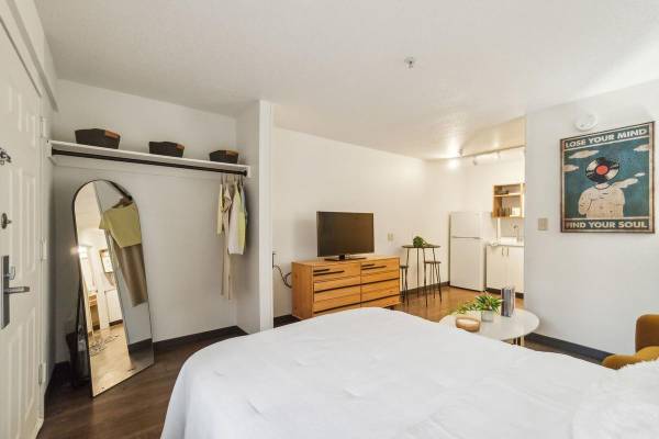 $899 / 300ft2 - Vive Vivo Northwoods: ¡1 MO Gratis + Sin Cuotas de Aplicación/Administración!63685997708545120