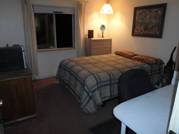 $600 / 3br - 132ft2 - Room for rent (Sacramento)63790713739905120