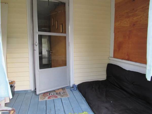 $1,010 / 1br - 662ft2 - Adorable bungalow on a double lot! (Gorham, NH)63931519879427120