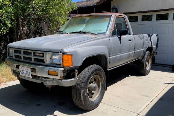 1984 Toyota Pickup SR5 4x4 – Long Bed, New Tires, Smogged 1