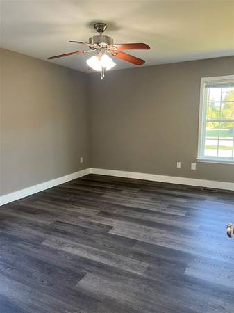 $1695.00 / 2br - 1200ft2 - 2 Dormitorios 2 Baños Duplex Lateral con Garaje para 2 Autos Recién Reformado Disponible64029203156225124