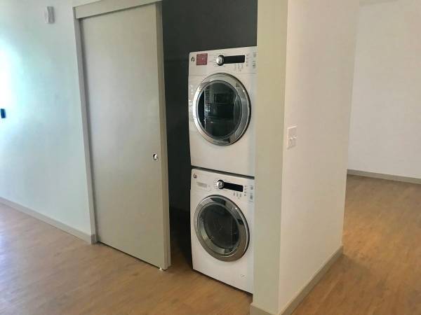 $1,400 / 445ft2 - Cozy Studio /1 BA  with Walk-In Closet (SW Portland)64039060110851124