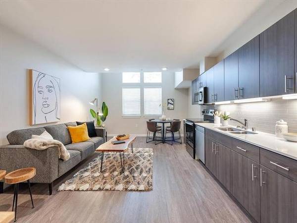 $1,449 / 1br - 630ft2 - Our Urban 1-bedroom homes will WOW you. Stop in TODAY! (Fisher's Landing)63831607464835121