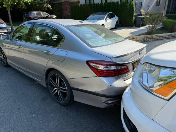 2017 Honda Accord Touring with 59,000mi - $23,00063469898481283121