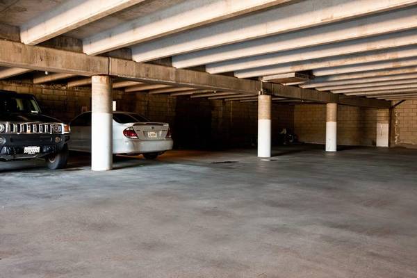 $2,845 / 2br - 900ft2 - Wood-Style Plank Flooring and Carpet Options, Access Controlled Gates63657242918657122