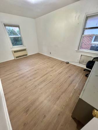 $1,000 / 1br - 1st Floor,Large Unfurnished Room*Hablo Español (Fresh Meadows—Flushing—Bayside)63689574705025120