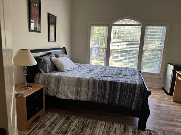 $850 / 4br - 244ft2 - Nice furnished room (apex)63685979097603120