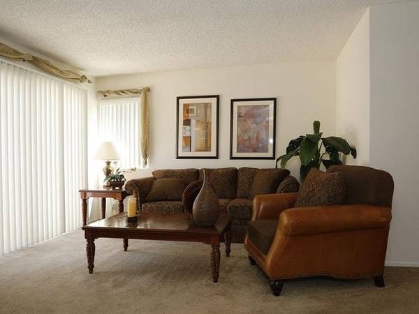 $2,399 / 2br - 973ft2 - Balcony, On-Site Maintenance, Fully Equipped Kitchen64028082813443120