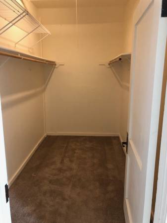 $1,295 University District gran ESTUDIO - Saint Moritz (University District)63659710959107122