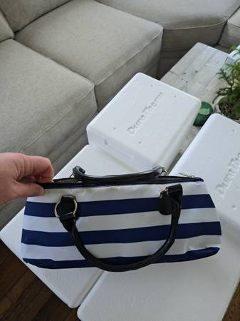 Travel wine cooler 1