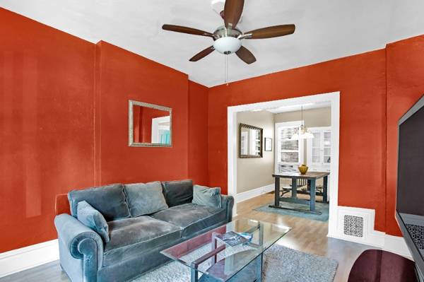 $2595.00 / 2br - 980ft2 - Beautiful Row Home in the Heart of Capitol Hill!63679423991937122