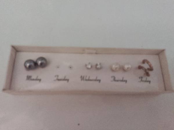 Weekday Earring Set 1