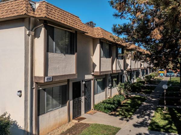 $1,325 Studio w $500 SAVINGS! Pets Welcome -- Highway 99 >> Private Parking (Sacramento)64044028395138124
