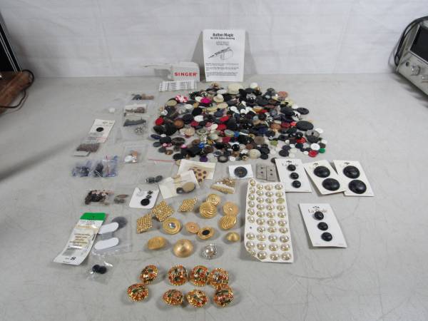 Buttons Fasteners Large Lot Misc. Sizes Colors Brands New & Used K65 1