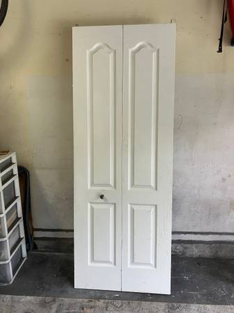 30" x 79" Bifold Door (12-9) 1