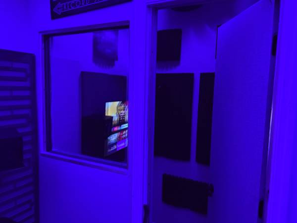 $100 / 400ft2 - BARBER STATION  $100 per WEEK63964262768770124