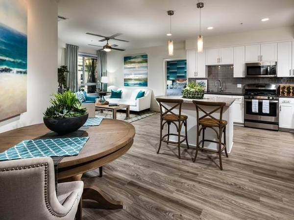 $2,415 / 1br - 754ft2 - Distinctive Wood-Inspired Flooring, Stainless Steel Appliance Package64028080783362120