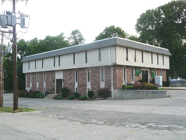 $2,400 / 1500ft2 - Foxboro, $2400/mo, office suite, 7 discrete offices (40 Mechanic St., Foxboro)63655287511427120
