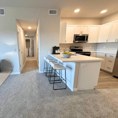 Upscale 2 BR: Poolside Serenity Meets Luxury in Sacramento 1