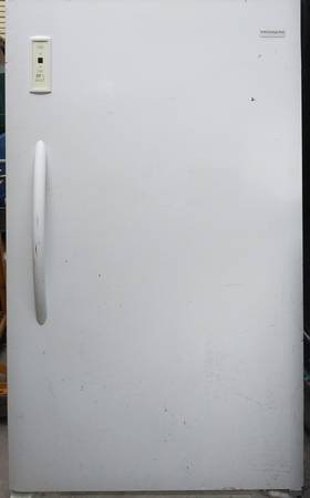 Congelador vertical Frigidaire de 65" con indicador de temperatura externo - $325 (santa rosa)63471034792065120