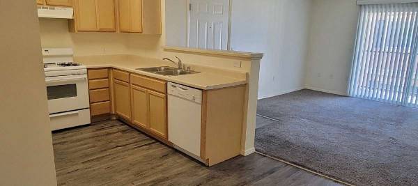 Cable Ready, Laundry Facilities, Business Center 1