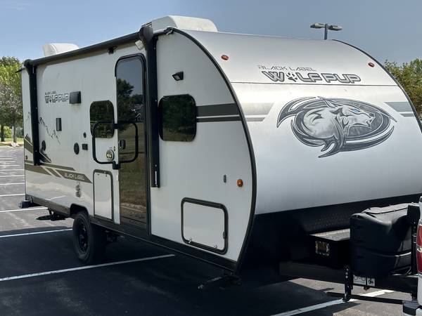 High Tech Smart Camper - Wolf Pup 18TO Black Label 1