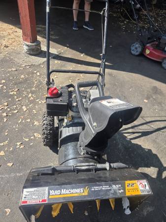 2 stage 22 inch yard machines snowthrower 1