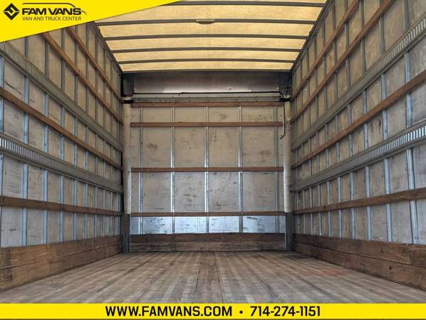 2020 Hino 268 26FT - Photo 11